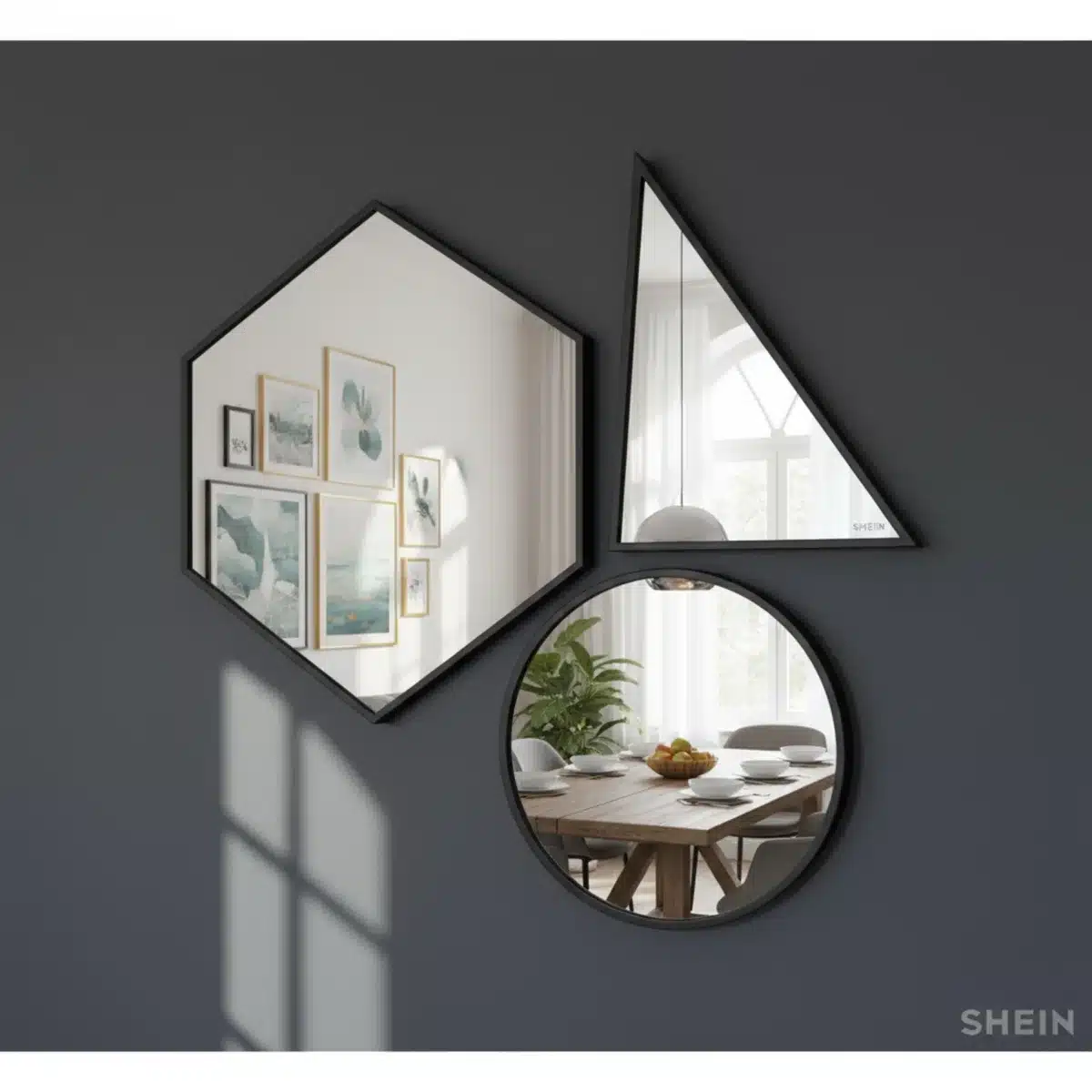 Conjunto de espejos decorativos geométricos de SHEIN en una pared oscura, creando un punto focal moderno y reflejando luz.